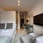 Quiet And Sunny Studio In Absolut City Center